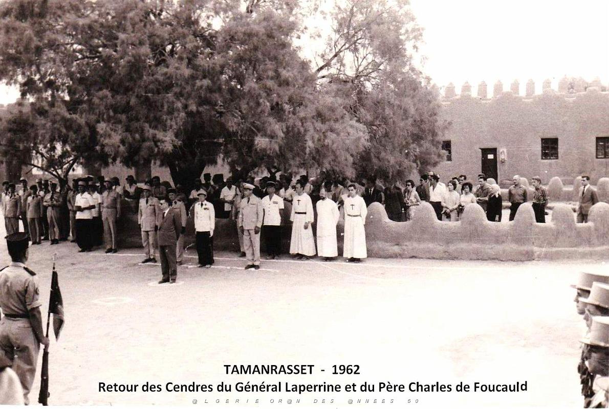 1418- Tamanrasset- Retour des Cendres du General Laperrine et du Pere Charles de Foucauld-1962.jpg